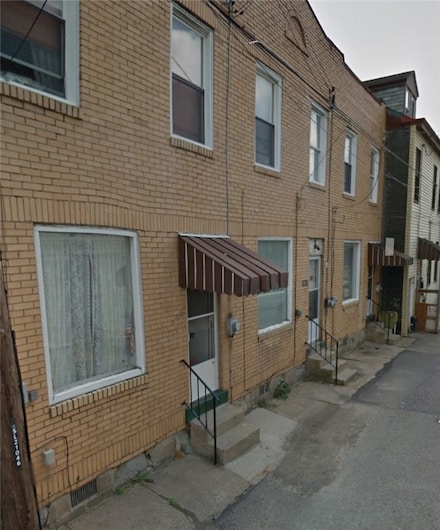 1961 Liedertafel Way, Pittsburgh, PA 15212