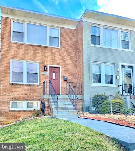 4027 D St SE, Washington, DC 20019