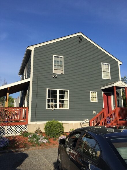 10 Harmony Way, Lowell, MA 01852