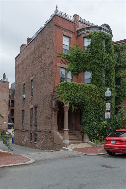 16 Cumberland St Unit B, Boston, MA 02115