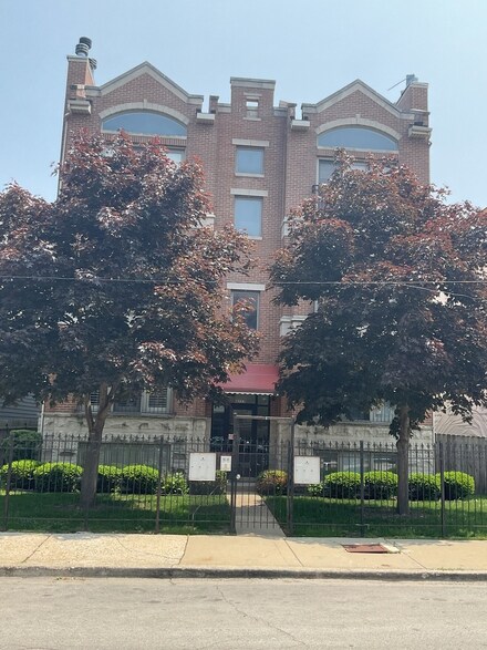 4227 S Champlain Ave Unit 2N, Chicago, IL 60653