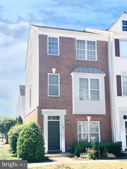 42829 Pamplin Terrace, South Riding, VA 20152
