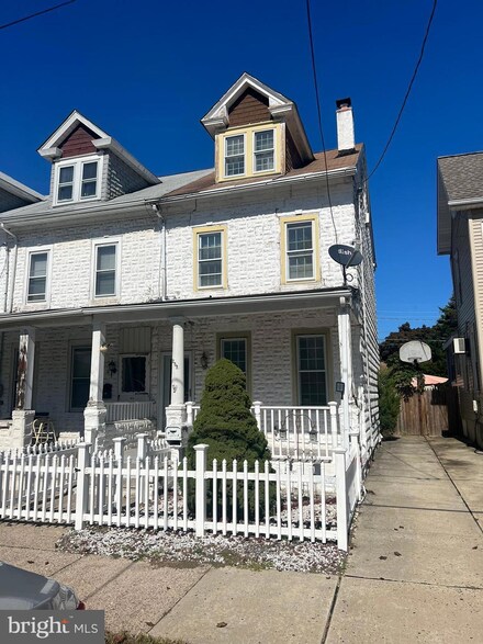 252 Lafayette Ave, Trenton, NJ 08610