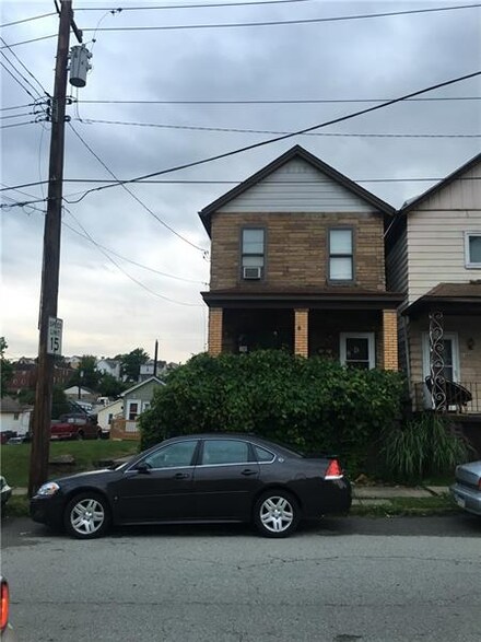 1402 Grandview Ave, Braddock, PA 15104