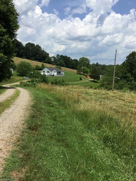 2144 Dehart Community Center Rd, Hays, NC 28635