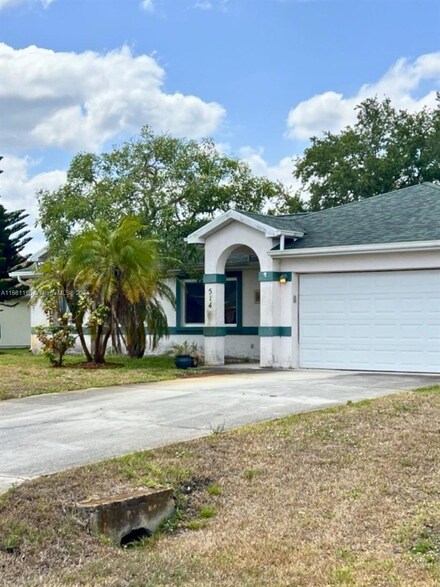 514 SW Jeanne Ave, Port Saint Lucie, FL 34953