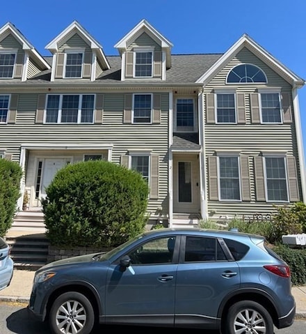 9 Russell St Unit 2, Waltham, MA 02453