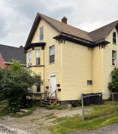 24 George St, Bangor, ME 04401