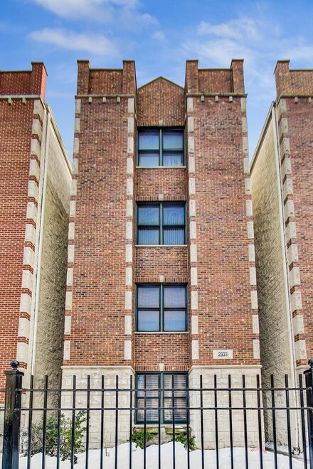 2333 W Harrison St Unit 3, Chicago, IL 60612