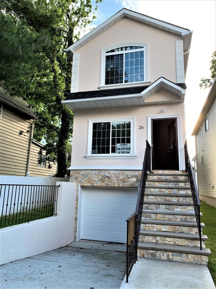 26 Simonson Ave, Staten Island, NY 10303