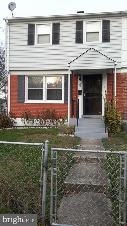 824 Quade St, Oxon Hill, MD 20745