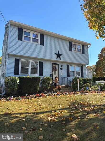 4 Marlow Ct, Trenton, NJ 08610
