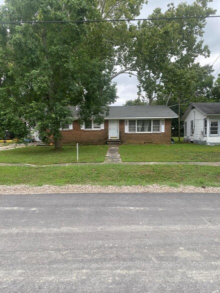 1308 Florida St, Tallulah, LA 71282