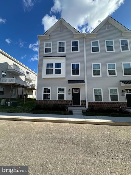 1 Atkins Dr, Bridgeport, PA 19405