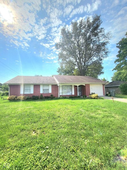 3717 Candy Cane Dr, Indianapolis, IN 46227