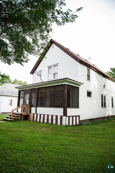 525 Chestnut Ave, Carlton, MN 55718