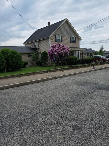 356 Rhode Island Ave, Woonsocket, RI 02895