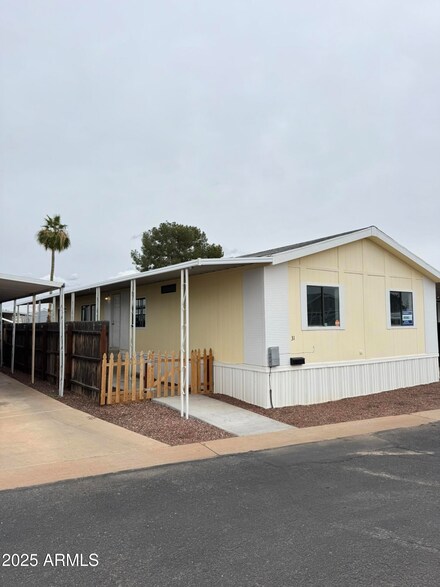 8427 W Glendale Ave Unit 31, Glendale, AZ 85305
