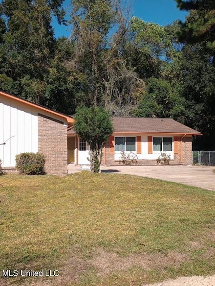 1109 Le Badine Ct, Ocean Springs, MS 39564