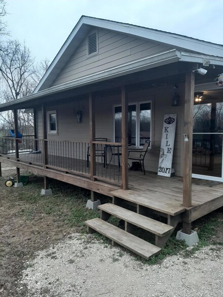 1111 Elam St, Mountain View, MO 65548