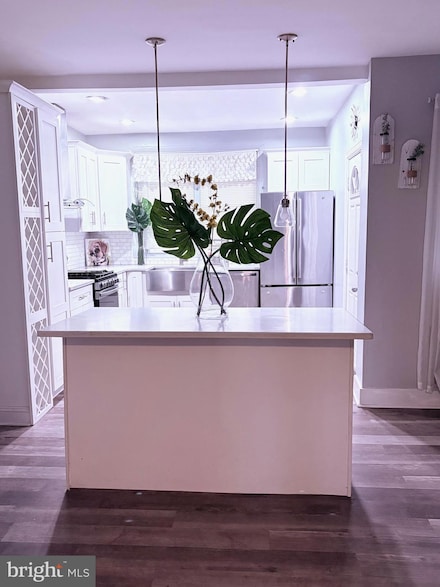 7326 Dicks Ave, Philadelphia, PA 19153