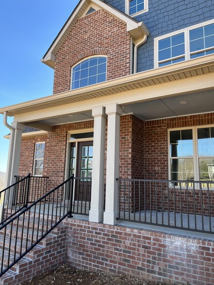 3046 Wedgewood Dr, Greenbrier, TN 37073