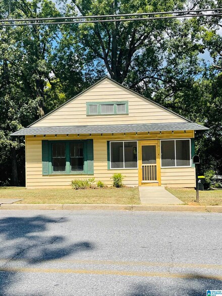 412 W Walnut St, Sylacauga, AL 35150