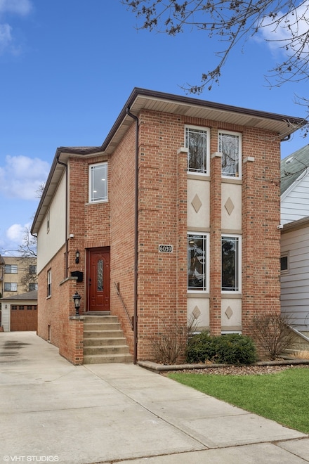 6039 W Giddings St, Chicago, IL 60630