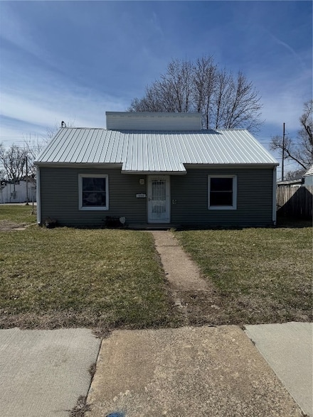 1222 6th St NW, Cedar Rapids, IA 52405