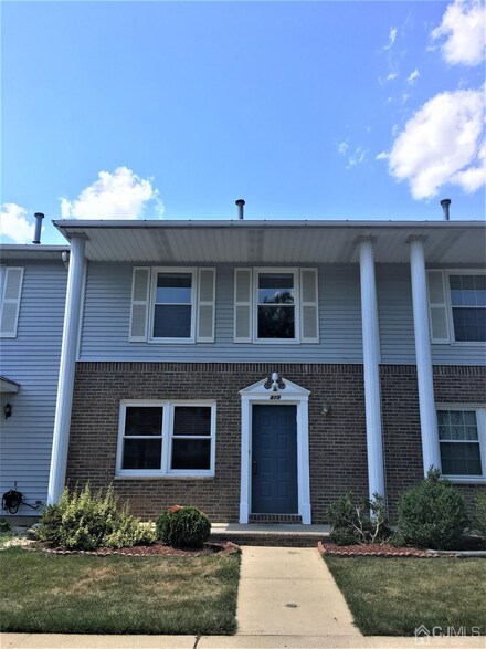 319 Gambocz Ct, Monmouth Junction, NJ 08852