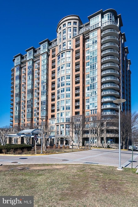 8220 Crestwood Heights Dr Unit 1705, McLean, VA 22102