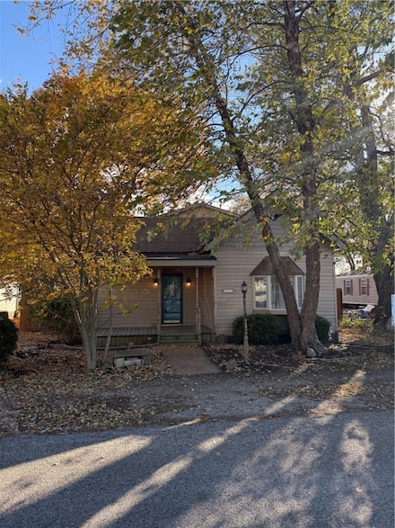 511 College St, Lerna, IL 62440