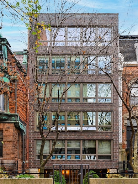 1241 N Dearborn St Unit 4, Chicago, IL 60610