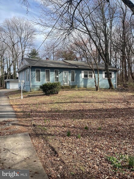 135 Columbia Ave, Mount Laurel, NJ 08054