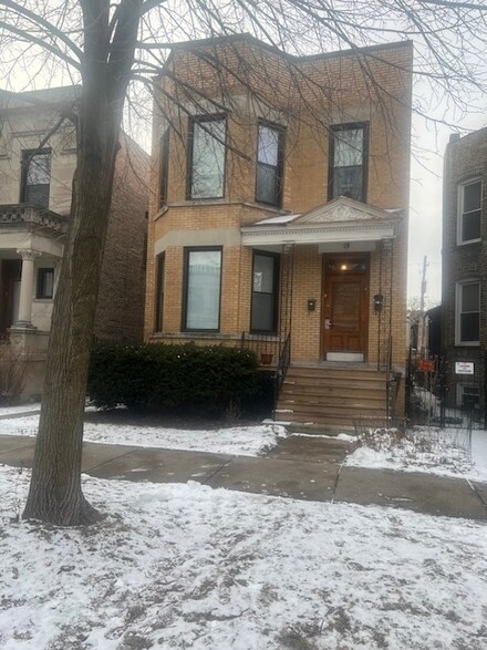 2624 N Francisco Ave, Chicago, IL 60647