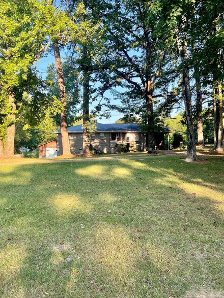 1000 Gardners Gin Rd, Cordova, AL 35550