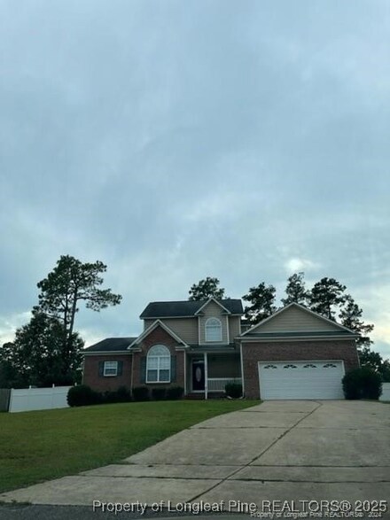 1612 Middle Creek Ct, Fayetteville, NC 28314