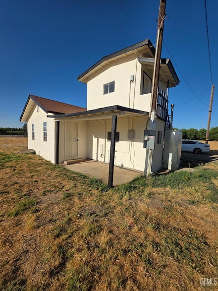 1430 N Park Dr, Pixley, CA 93256