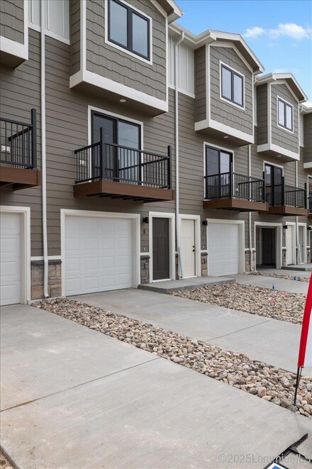 569 N 12th St, Laramie, WY 82072