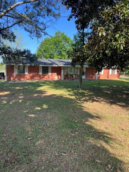834 County Road 35, Ozark, AL 36360