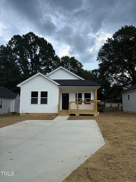 713 Ross St, Burlington, NC 27217