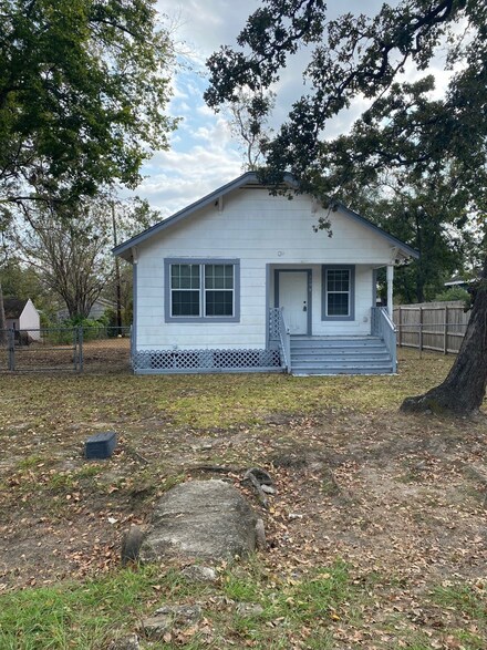 2409 Areba St, Houston, TX 77091