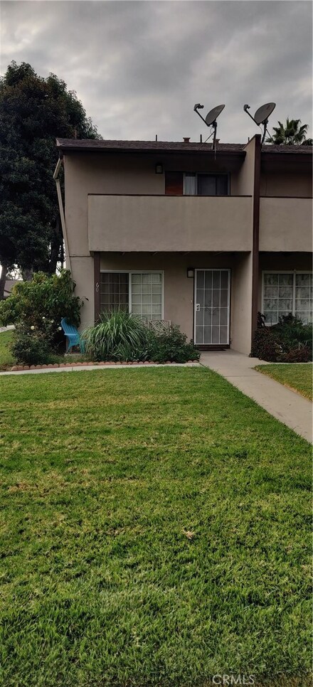 521 S Lyon St Unit 60, Santa Ana, CA 92701