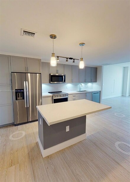 215 N New River Dr E Unit 1010, Fort Lauderdale, FL 33301