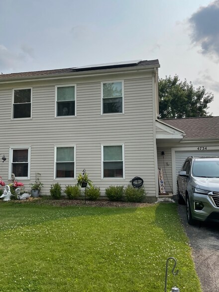 4734 Whitney Dr, Hanover Park, IL 60133