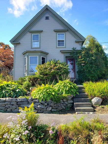 21 Bayview St, Belfast, ME 04915