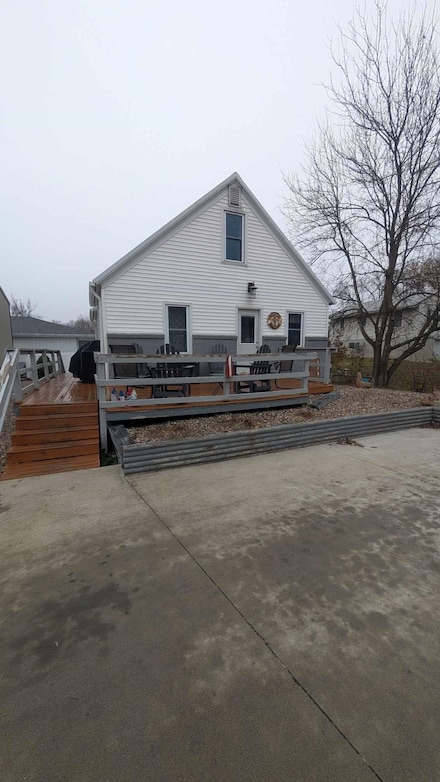 25634 Frank St, Spirit Lake, IA 51360