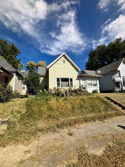 812 W Powers St, Muncie, IN 47305