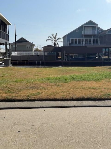 4943 Fran Ln, Barataria, LA 70036