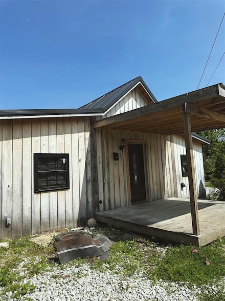 131 Charles St, Laurel, IN 47024